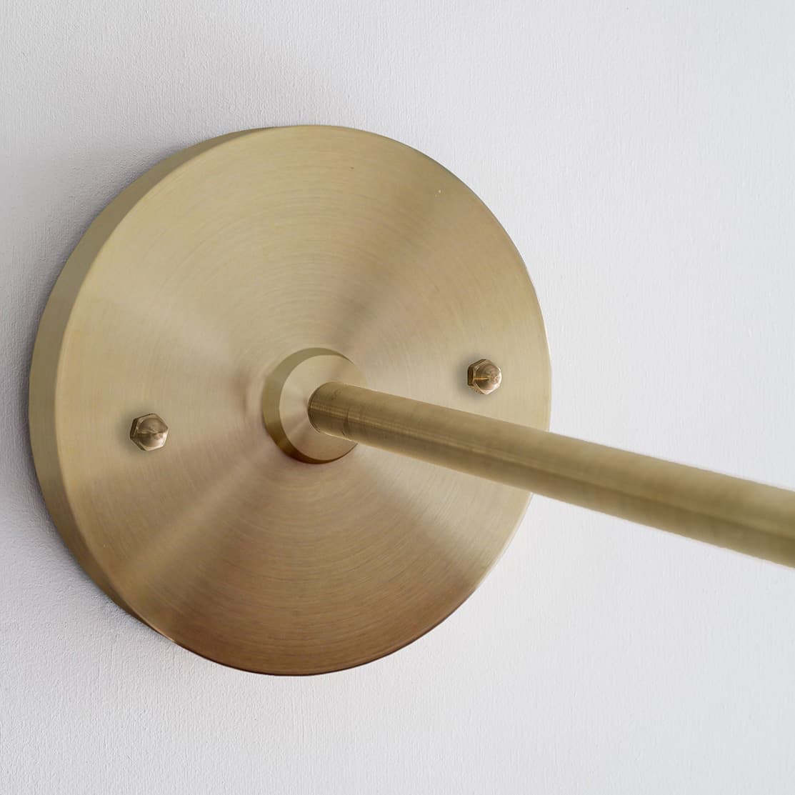 Brass-Wall-Lamp-Softwired_Spun-Wall-Plate