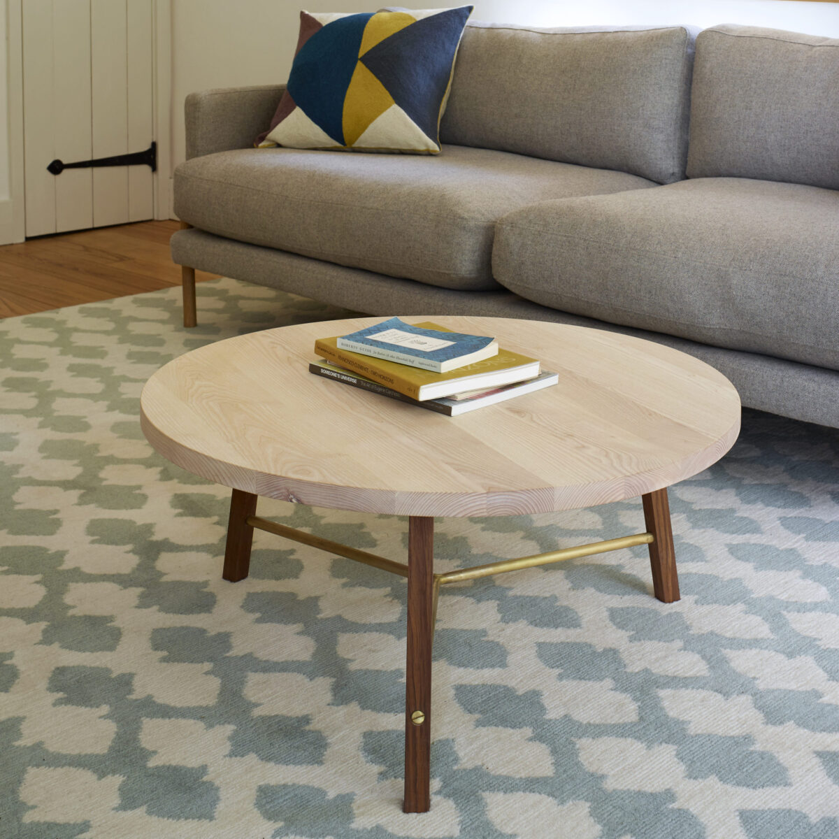 coffee_table_two_blue_white_rug