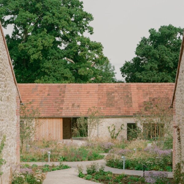 wraxall yard by clementine blakemore architects